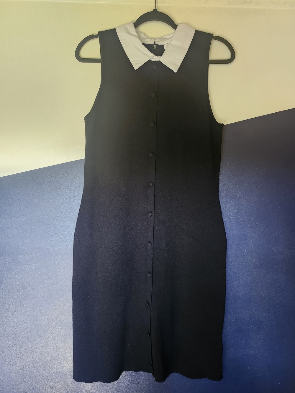 Sleeveless Black Shift Dress with White Collar